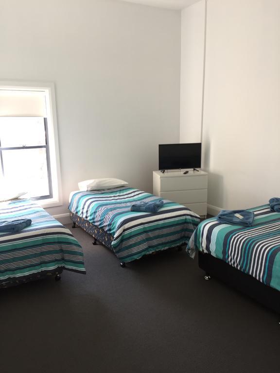 Crown Inn Hotel Kingston Se 외부 사진