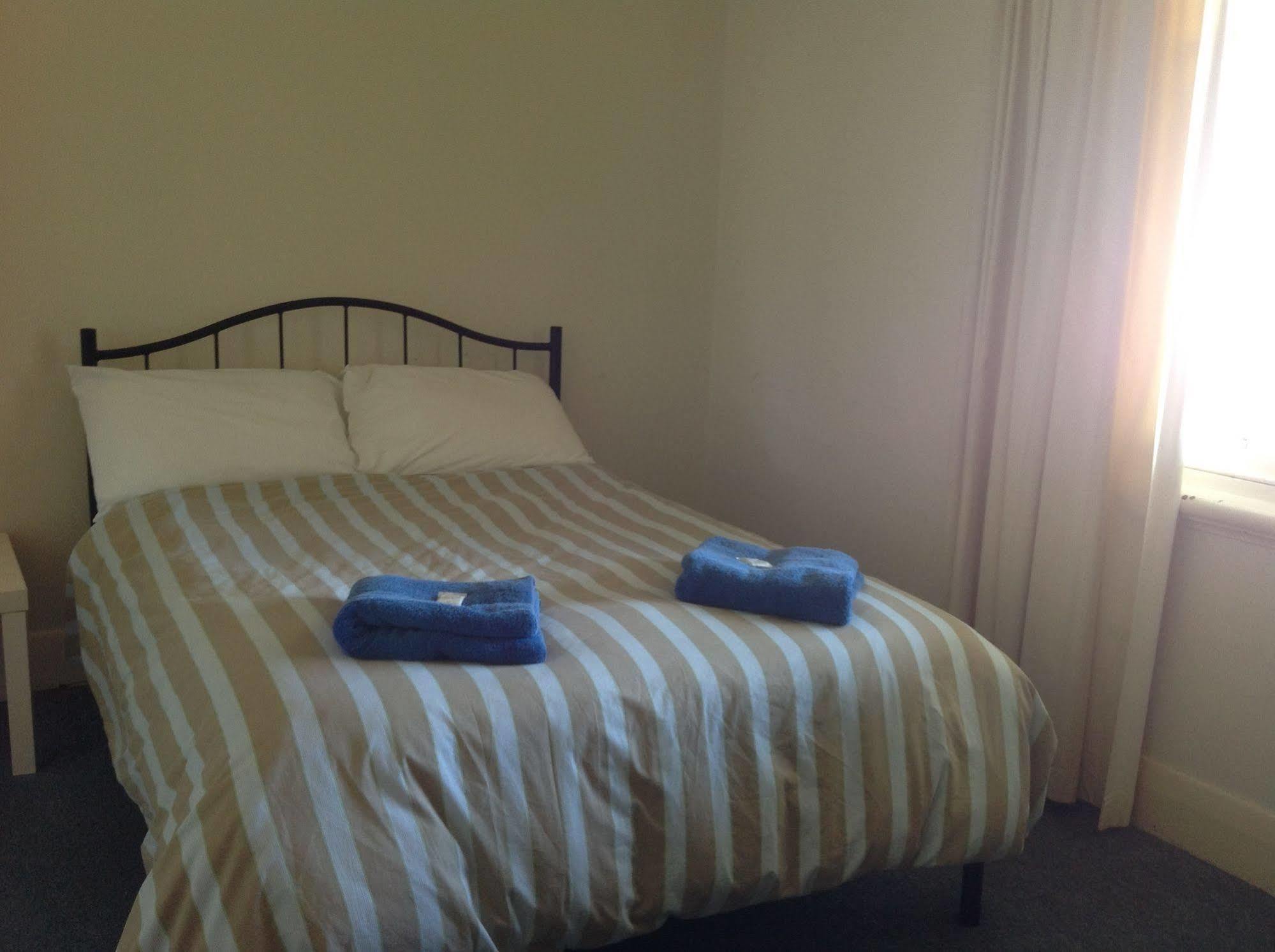 Crown Inn Hotel Kingston Se 외부 사진